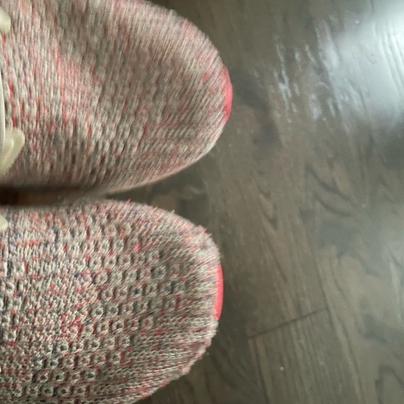 ADIDAS ULTRABOOST - Picture 2 of 5